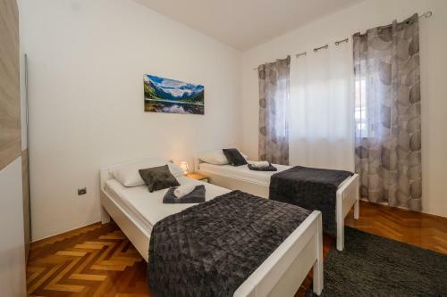Apartments Josip