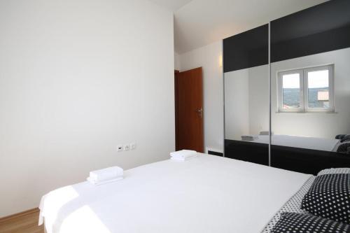 Apartments By The Sea Poljica (Trogir) - 8682