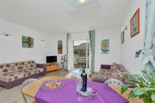 Apartamentos Guest House Villa Ana