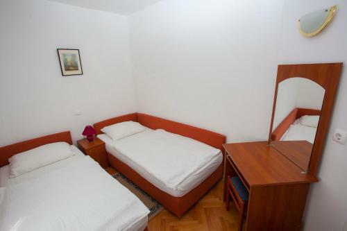 Apartments Ankora