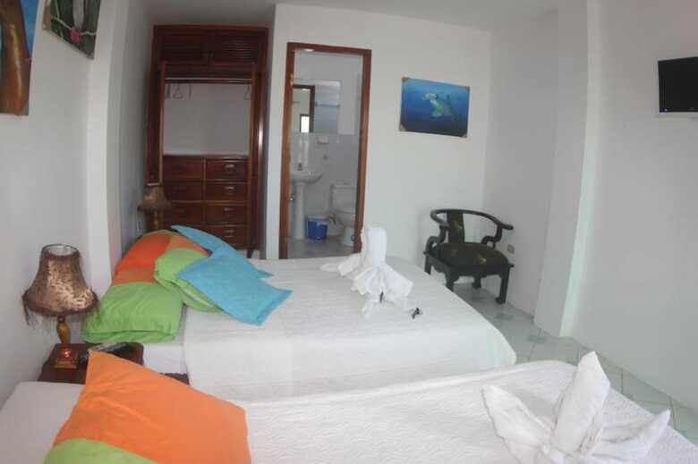 Hotel The Island Home