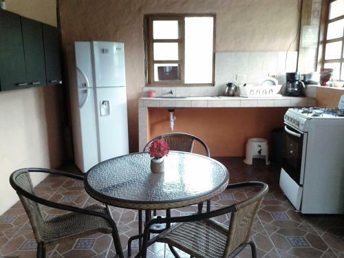 Hostal Caba�as La Chicharra
