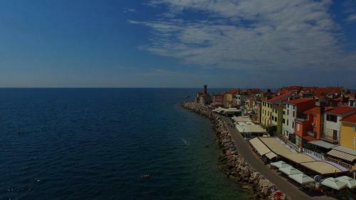Apartments & Rooms Riva