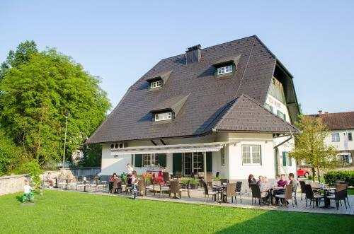 Hostal Vila Monet