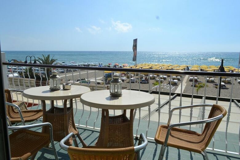 Apartamento Hof Van Holland Carihuela