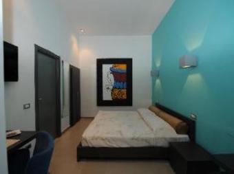 Bed & Breakfast Chroma