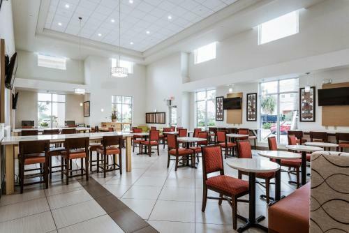 Hotel Holiday Inn Express & Suites Boynton Beach East