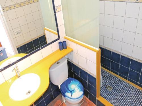 Two-bedroom Apartment L�escala 0 08