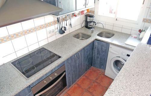 Two-bedroom Apartment L�escala 0 08
