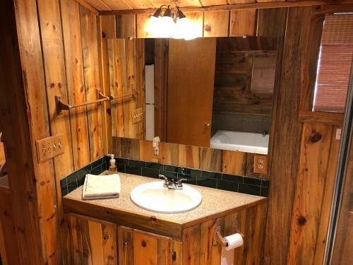 Lodge Amberwood
