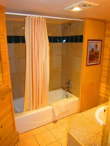 Lodge Amberwood