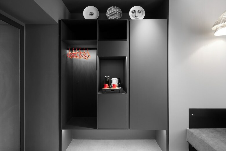 Ea Hotel M�nes
