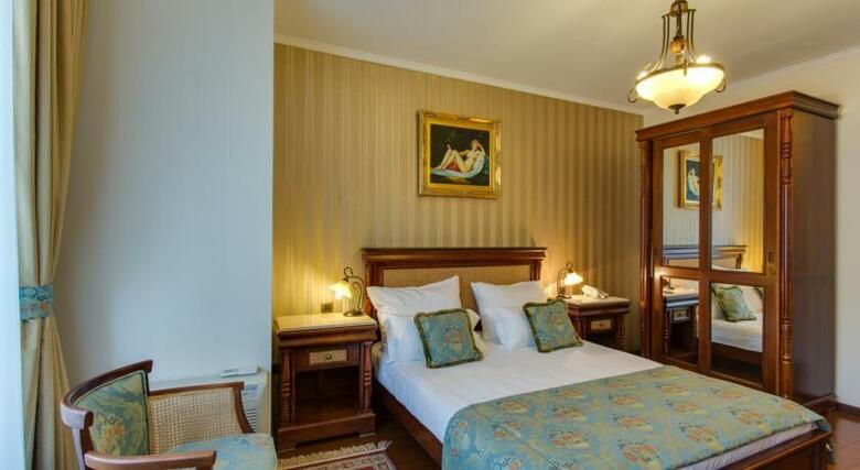 Hotel Vila Paris