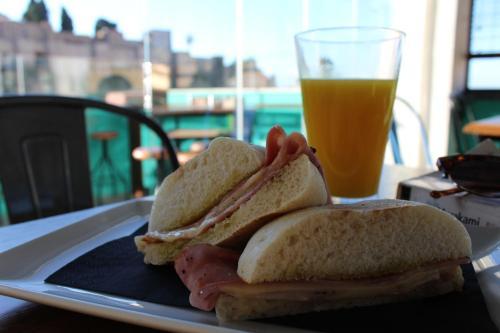 Alcazaba Premium Hostel