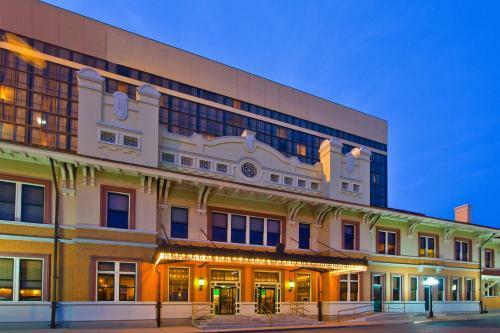 Pensacola Grand Hotel - Historic Downtown