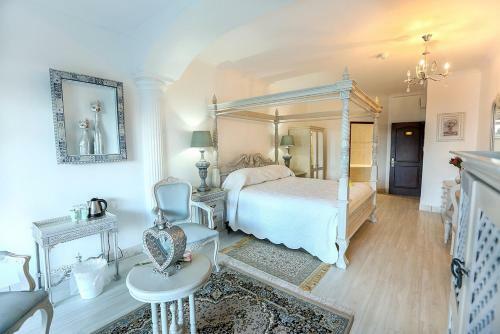 Misty Waves Boutique Hotel