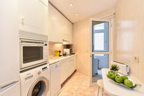 Las Canteras Seafront Apartment