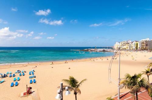 Las Canteras Seafront Apartment