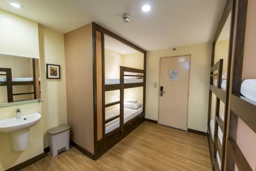 Kabayan Hotel Pasay