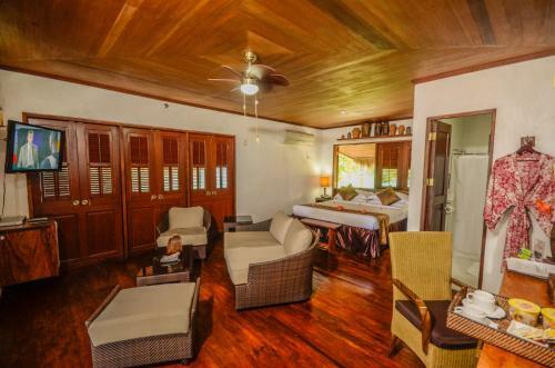 Hotel Daluyon Beach And Mountain Resort
