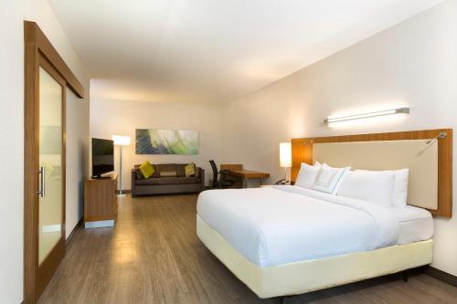 Hotel Springhill Suites Orange Beach At The Wharf