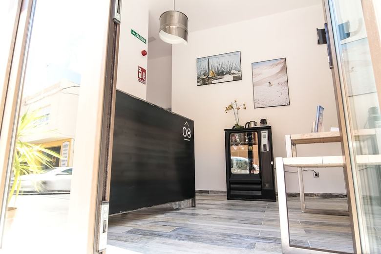Hostal The 8 Rooms House