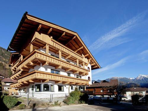 Holiday Home Penthouse Tuxertal