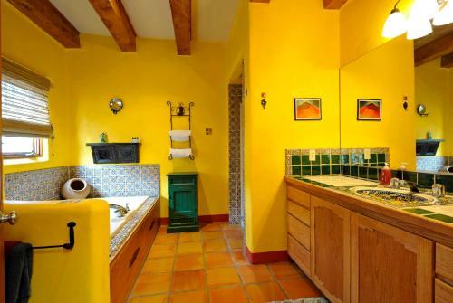 Hacienda Del Sol B&B