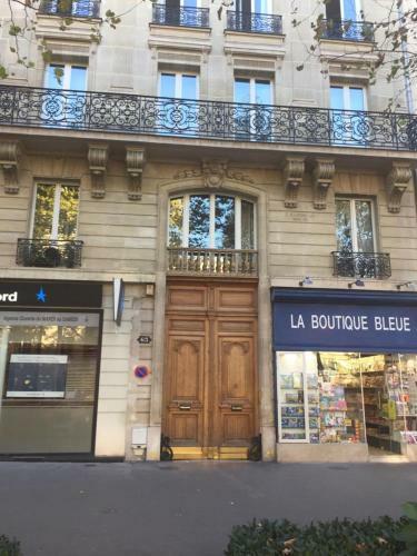 Cosy Rare 2 Bedroom Apartment Around A Private Garden