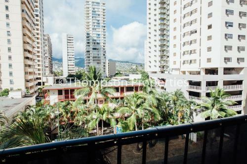 Bamboo Waikiki Apartment