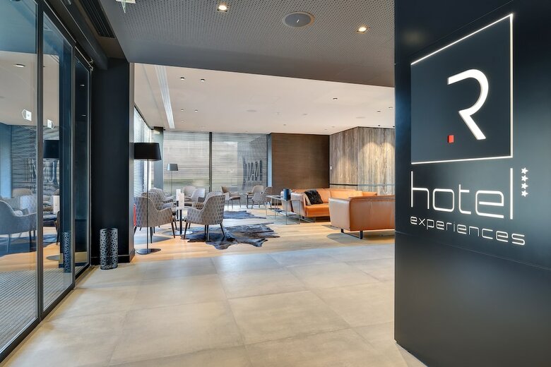R Hotel Experiences