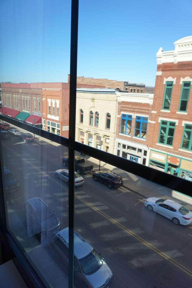 Cobblestone Hotel & Suites - Chippewa Falls