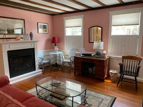 Posada Howland House Inn
