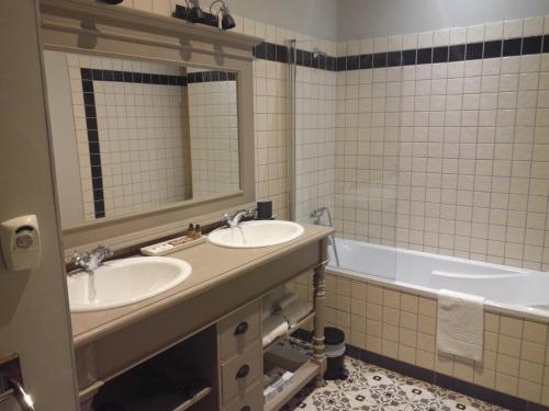 Hostal Ch�teau D'agel Chambres D'h�tes