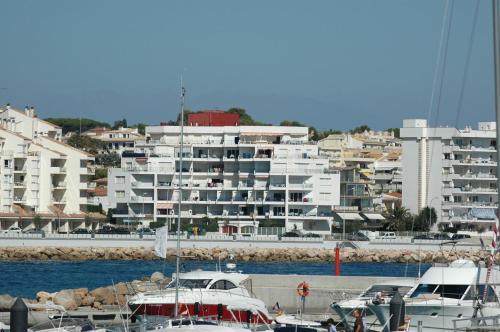 Apartamentos Passeig Del Mar