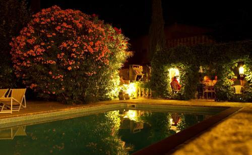 Hostal The Rhone Retreat