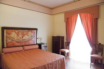 Hotel Tritone