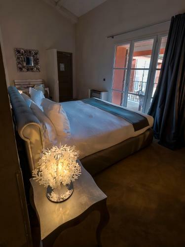 Hotel La Bastide Du Clos Des Roses - Chc