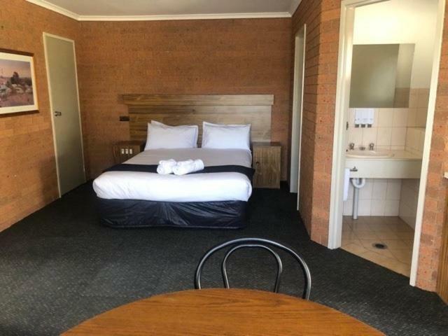 Kingswood Motel