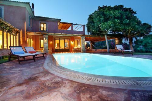 Vouliagmeni Villa