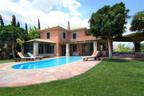Vouliagmeni Villa