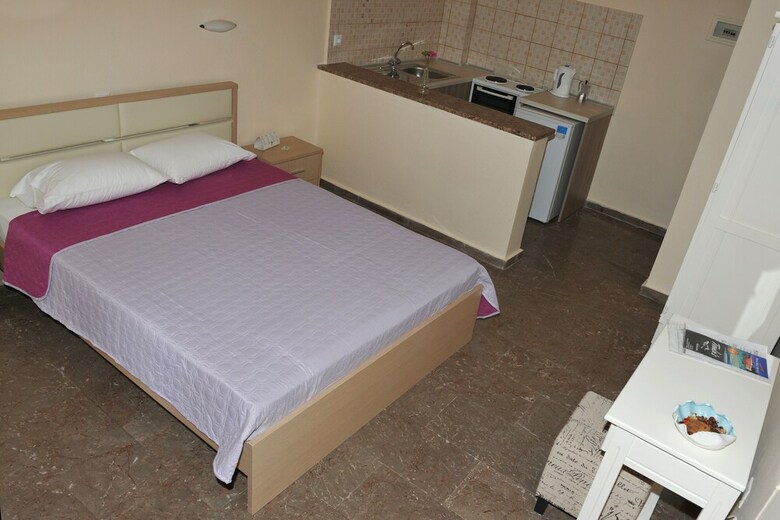 Anna Apartments