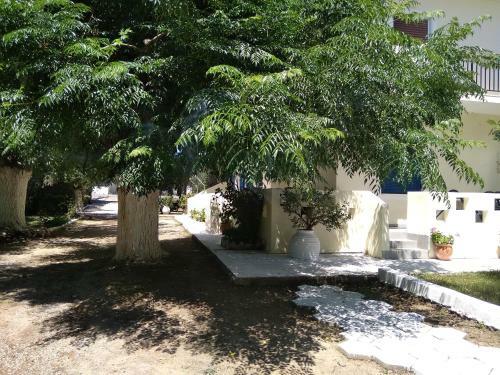 Sarantakis Apartments
