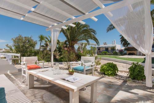 Hostal Alexandros Village