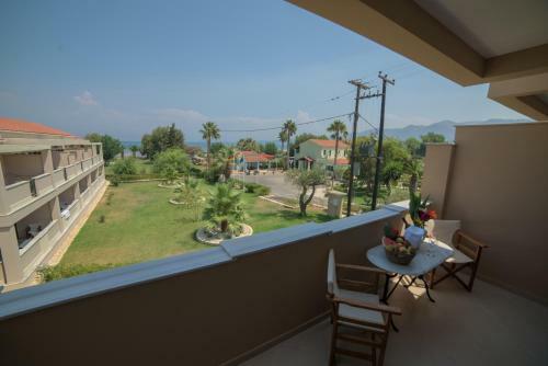 Robolla Beach Aparthotel