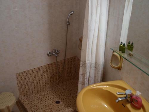Hostal Souropanis Rental Rooms