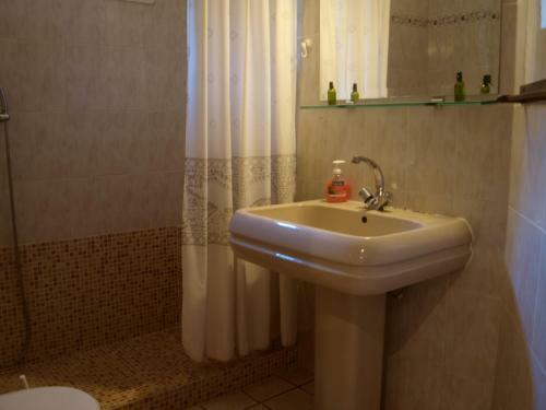 Hostal Souropanis Rental Rooms