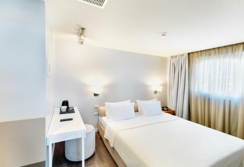 Phidias Piraeus Hotel