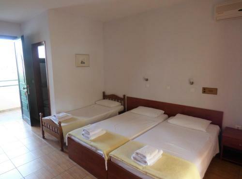 Dolphins Apartments & Rooms