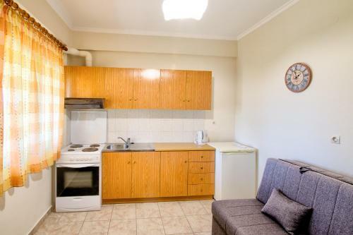 Pan-dora Apartments